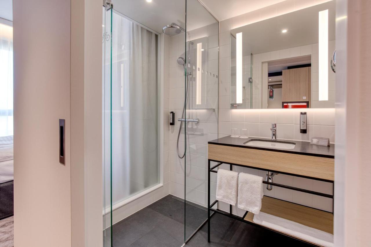 Intercityhotel Berlin Airport Ber Terminal 1 & 2 Schoenefeld Exterior photo Bathroom