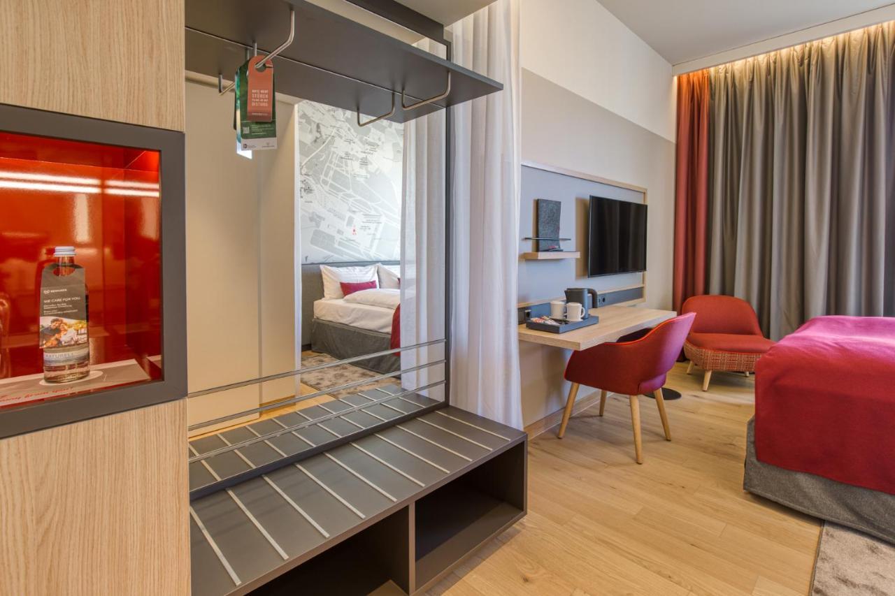 Intercityhotel Berlin Airport Ber Terminal 1 & 2 Schoenefeld Exterior photo Room interior