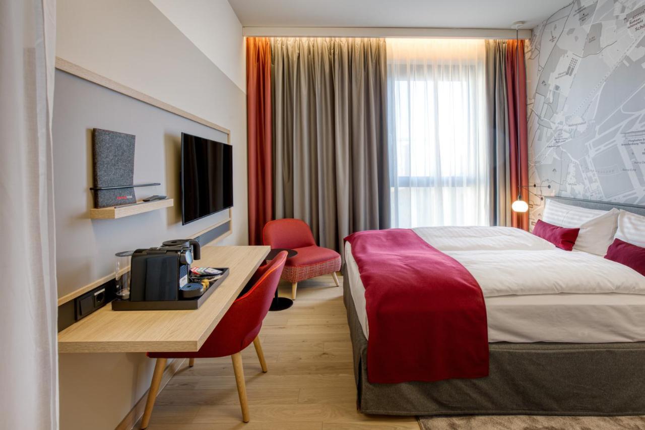 Intercityhotel Berlin Airport Ber Terminal 1 & 2 Schoenefeld Exterior photo Room interior
