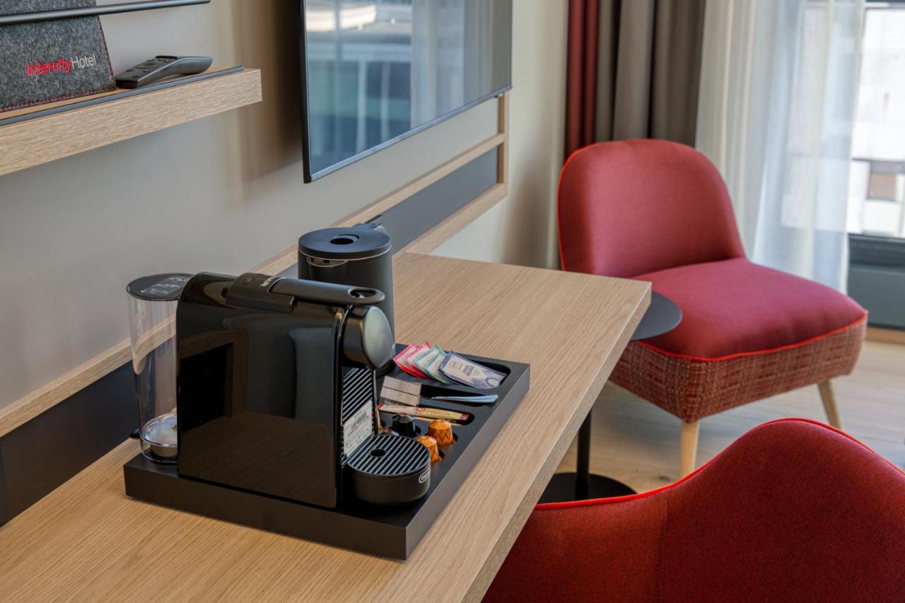 Intercityhotel Berlin Airport Ber Terminal 1 & 2 Schoenefeld Exterior photo Room interior