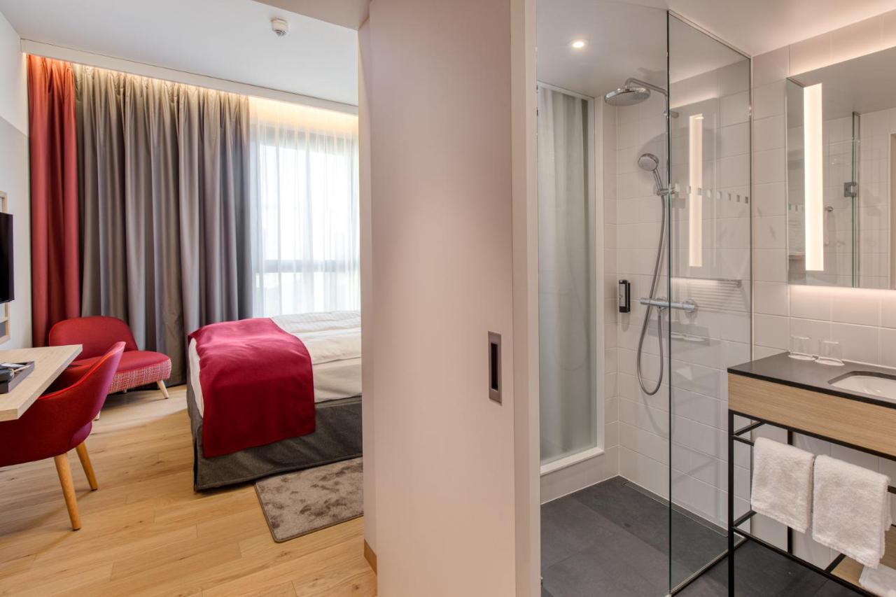 Intercityhotel Berlin Airport Ber Terminal 1 & 2 Schoenefeld Exterior photo Room interior
